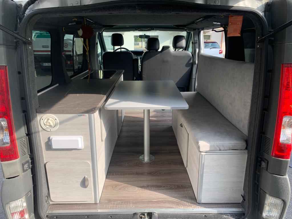 tavolo-in-camper